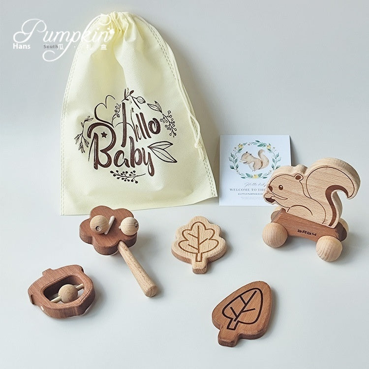 Little Squirrel Baby Gift Set – 12-Piece Cotton Clothing & Wooden Toy Box (0–6 Months)